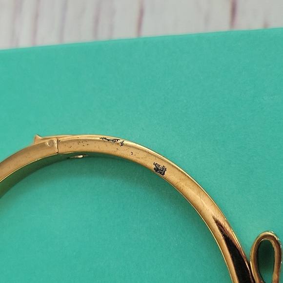 KATE SPADE Elegant Gold Bow Bracelet - Picture 3 of 5